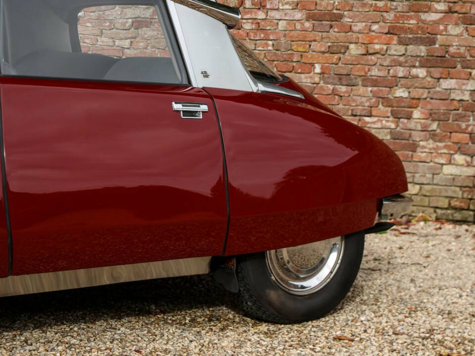 Image 22/50 de Citroën DS 21 (1971)