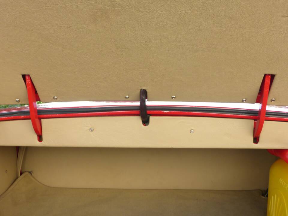 Image 63/174 of Jaguar XK 150 3.4 S OTS (1958)