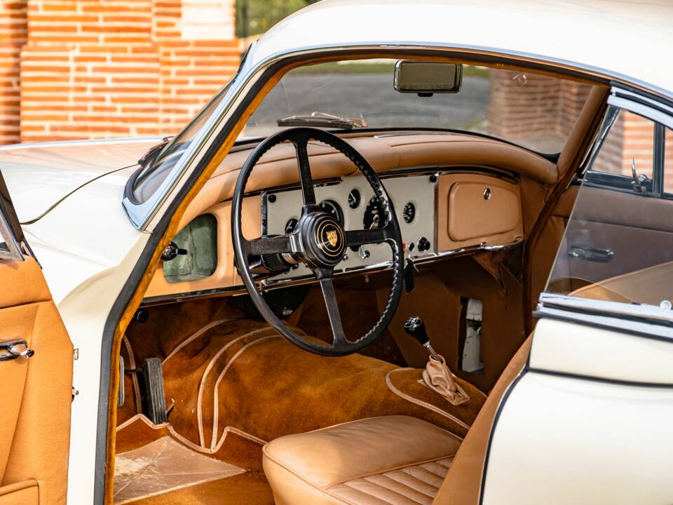 Bild 42/100 von Jaguar XK 150 DHC (1959)