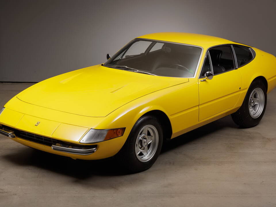 Bild 2/50 von Ferrari 365 GTB&#x2F;4 Daytona (1972)