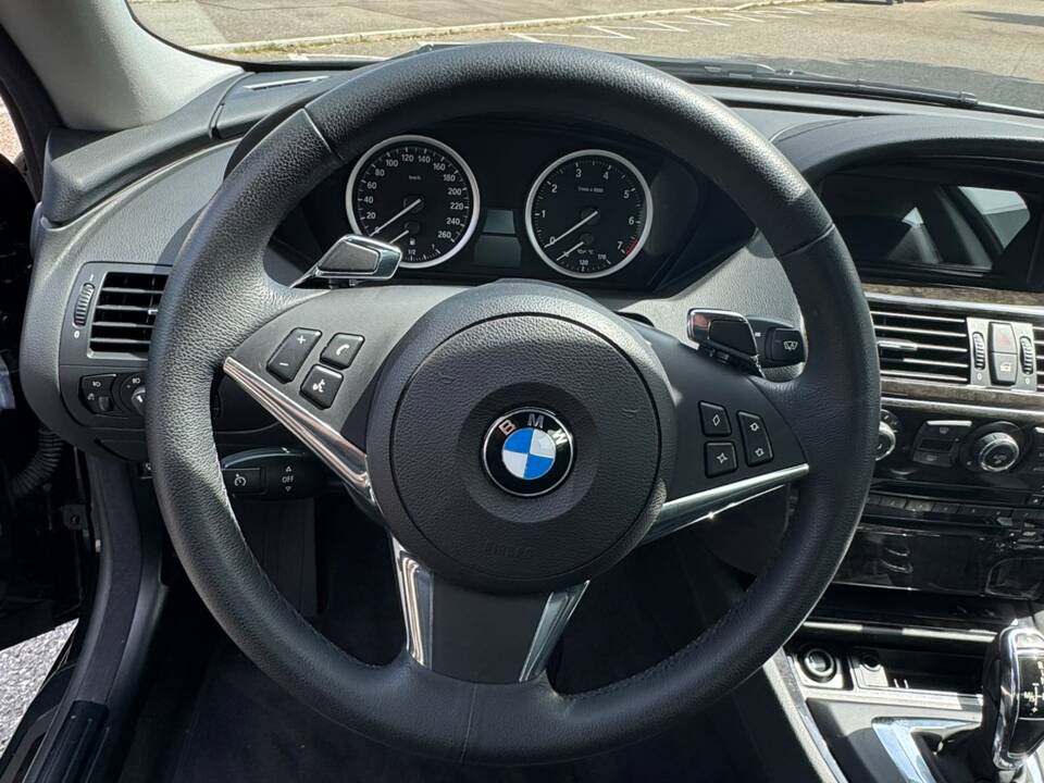 Bild 51/99 von BMW 650i (2007)