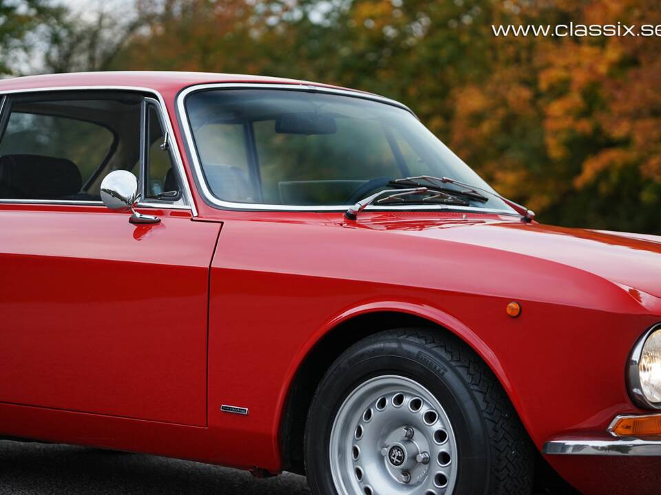 Bild 14/21 von Alfa Romeo 2000 GT Veloce (1974)