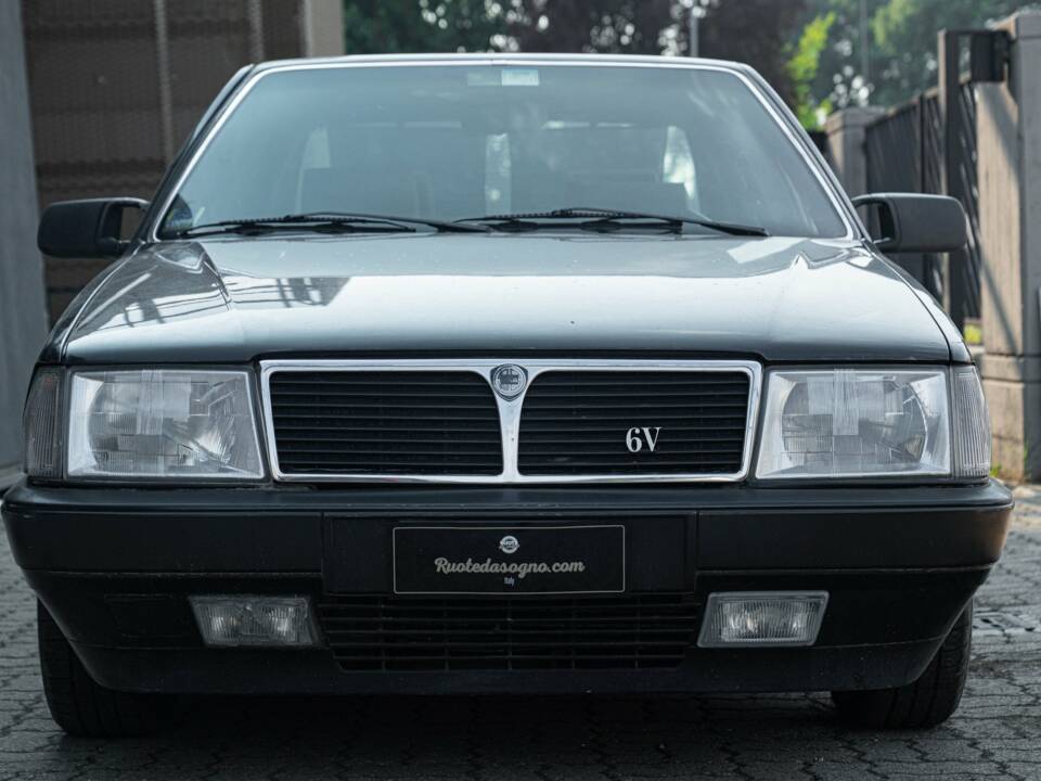 Bild 2/40 von Lancia Thema 6V (1985)
