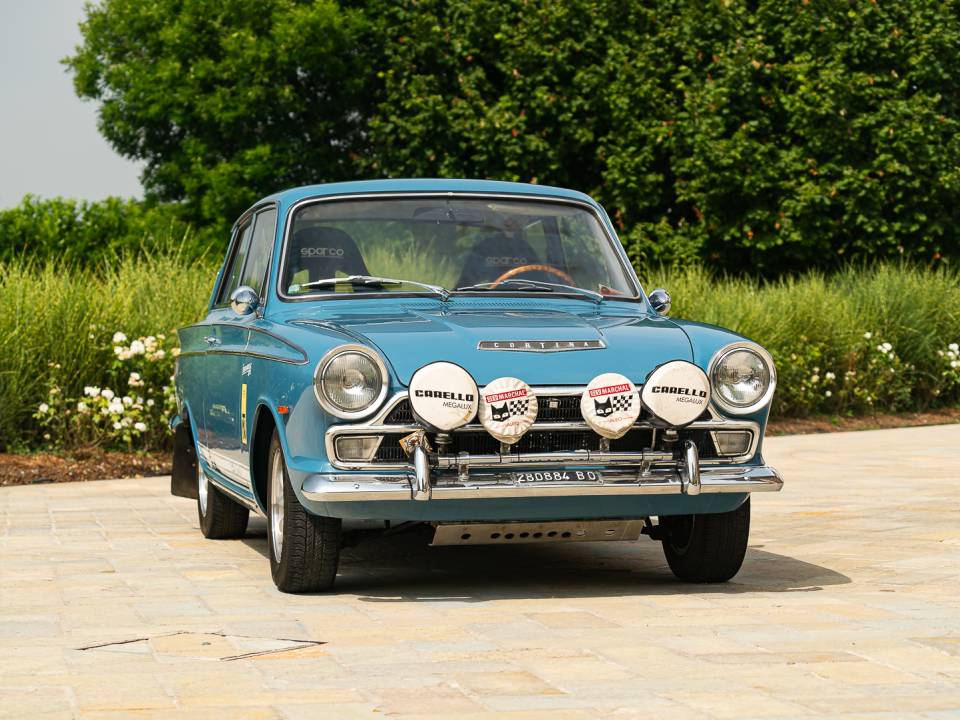 Image 9/50 of Ford Cortina GT (1965)