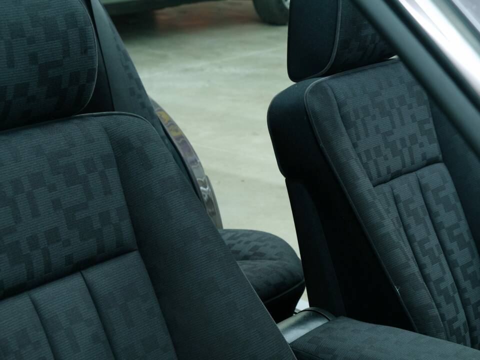 Bild 44/50 von Mercedes-Benz 400 SE (1991)