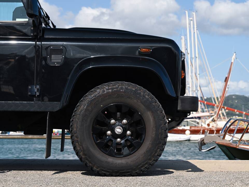 Image 44/70 of Land Rover Defender 90 TD4 (2007)