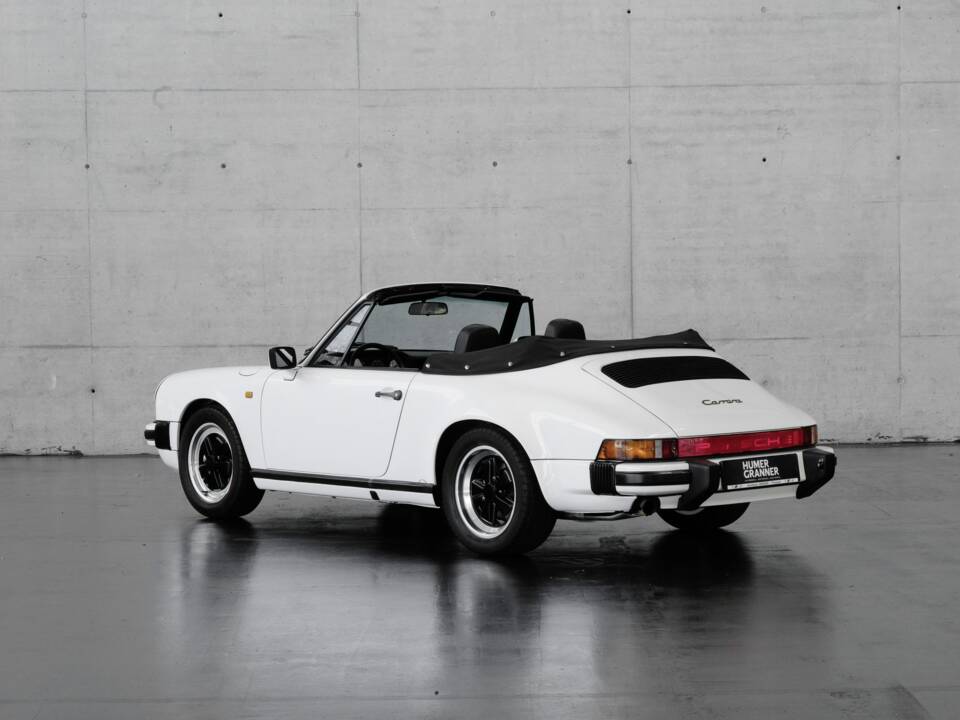 Image 4/46 de Porsche 911 Carrera 3.2 (1984)