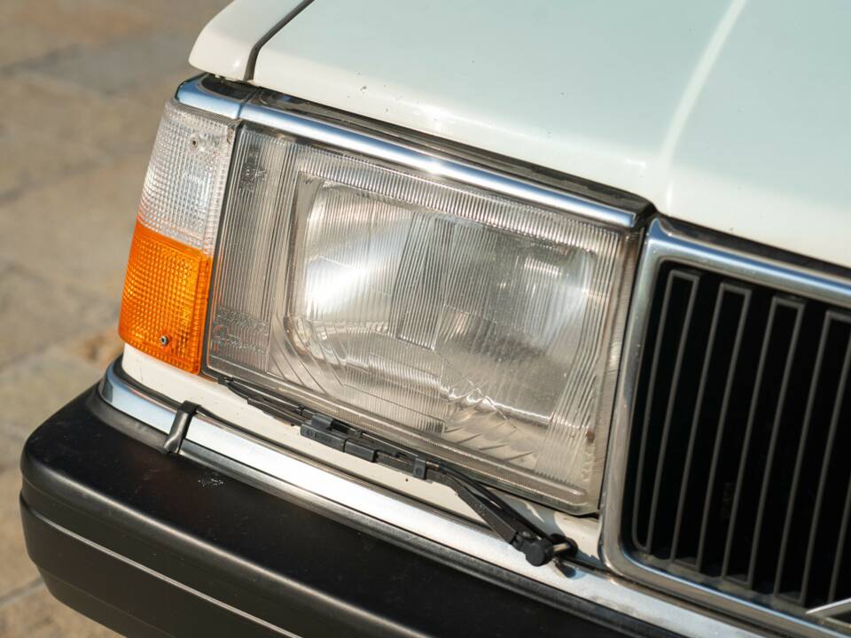 Immagine 24/43 di Volvo 240 GLE Injection (1989)