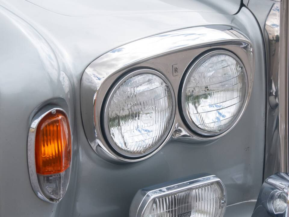 Image 34/50 of Rolls-Royce Silver Shadow I (1973)