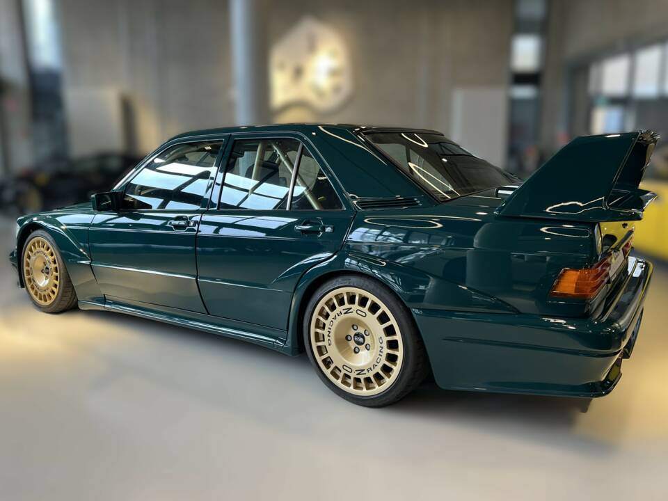 Image 7/27 of Mercedes-Benz 190 E 2.5-16 (1989)