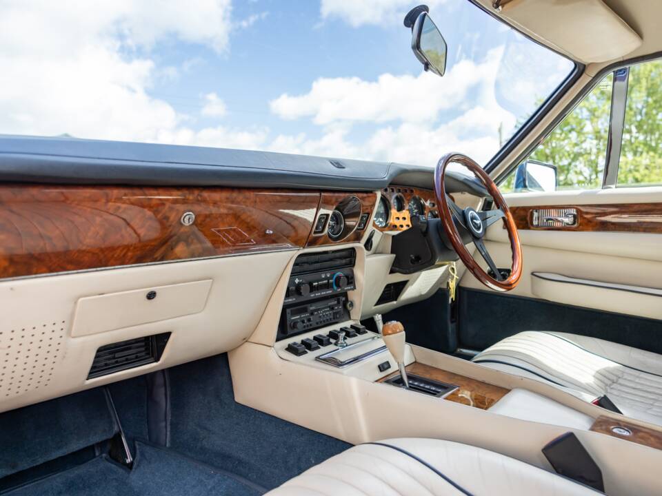 Bild 4/70 von Aston Martin V8 EFi (1988)