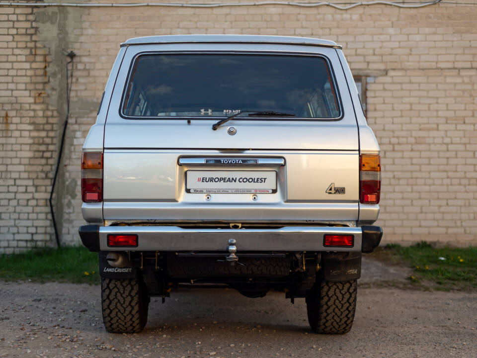Image 50/100 of Toyota Land Cruiser HJ61 GX (1987)