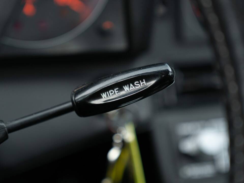 Image 43/50 of Ferrari 512 BBi (1982)