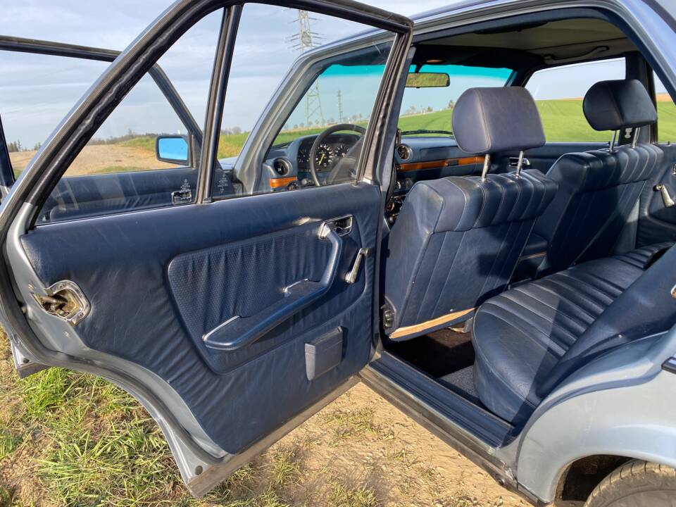 Image 5/19 of Mercedes-Benz 280 E (1981)