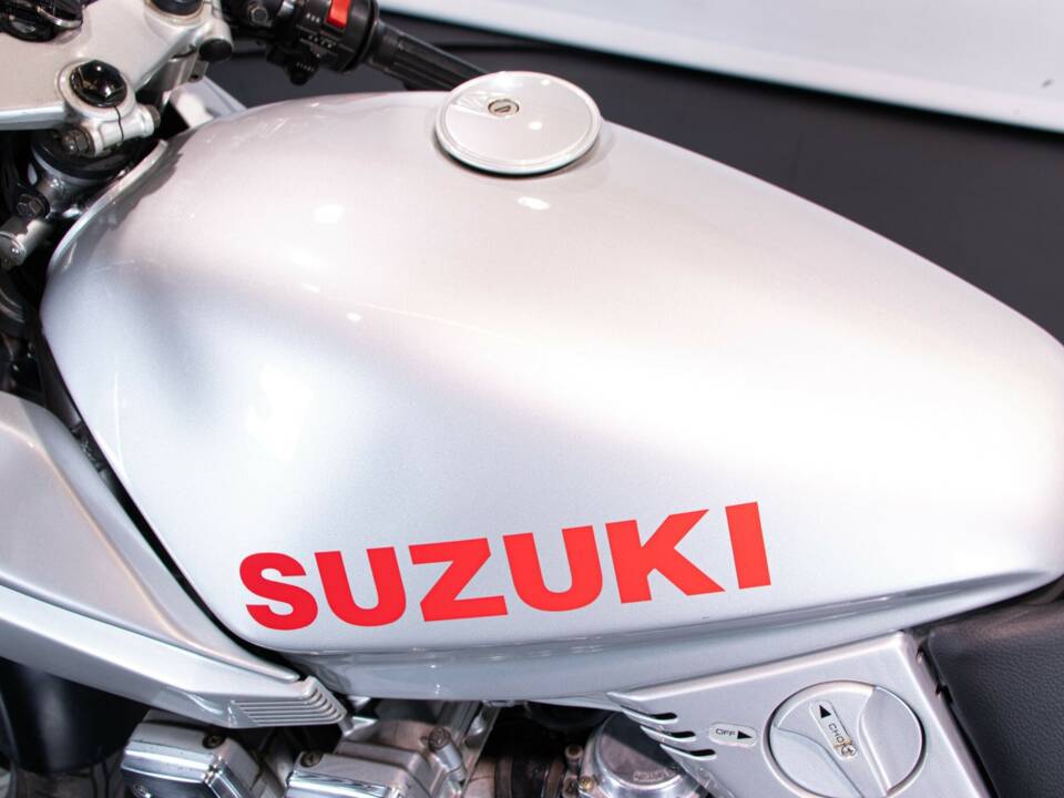 Bild 21/50 von Suzuki GSX 1100 SZ Katana (1982)