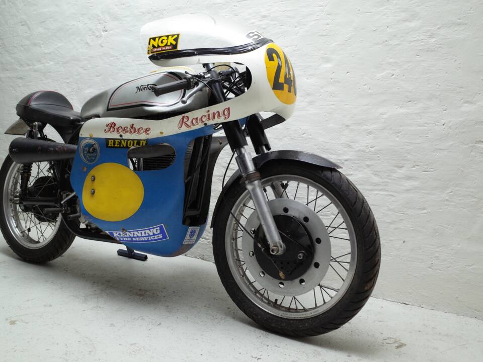 Image 3/26 of Norton Manx 500 (1955)