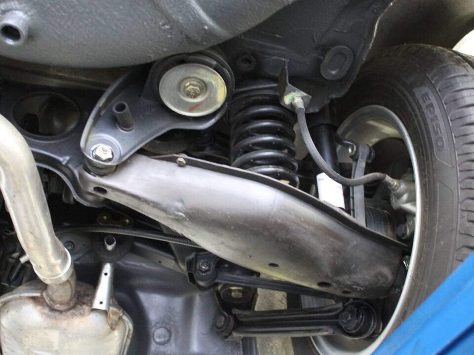 Image 25/27 of Mercedes-Benz 190 E (1987)