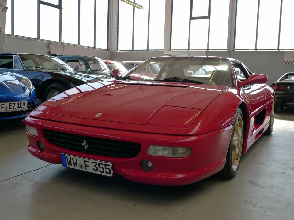 Afbeelding 26/41 van Ferrari F 355 Berlinetta (1995)