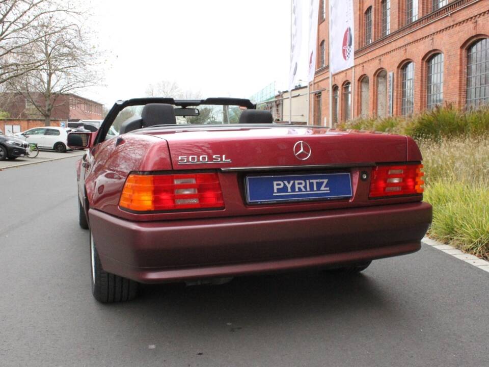 Image 24/24 of Mercedes-Benz 500 SL (1991)