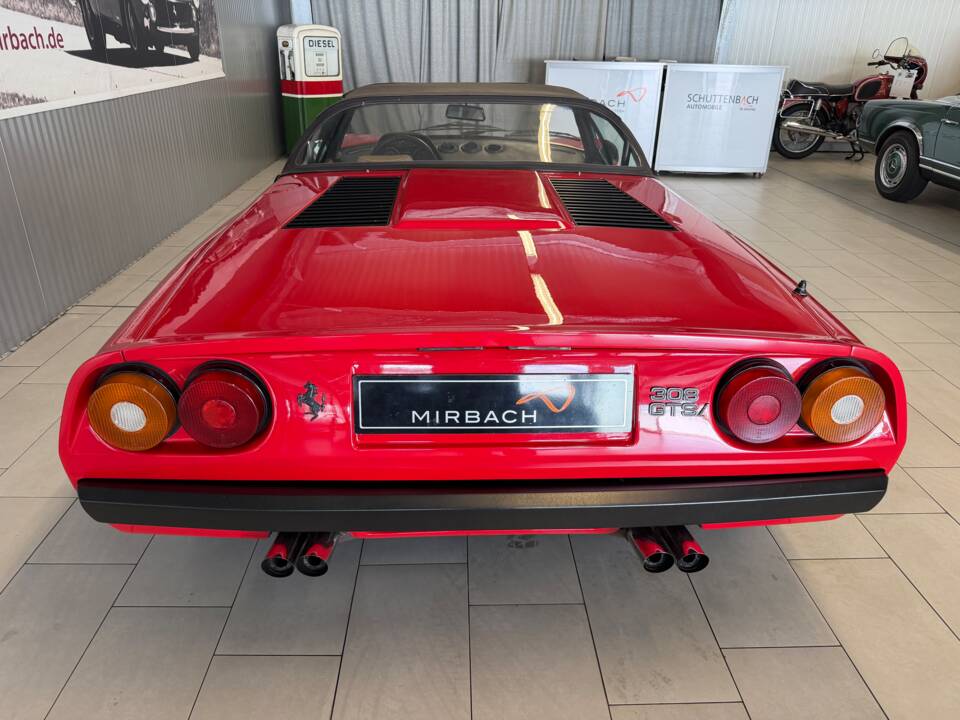 Afbeelding 7/21 van Ferrari 308 GTSi (1982)