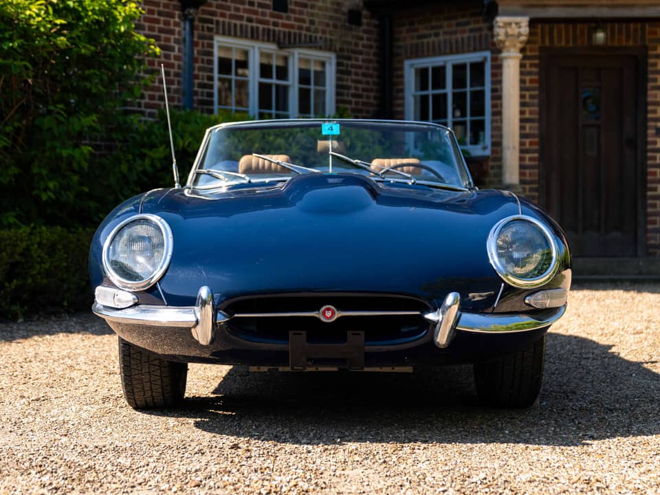 Image 2/86 de Jaguar E-Type (1967)