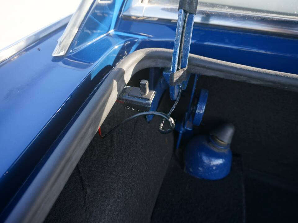 Image 29/46 of Peugeot 404 Coupé (1967)