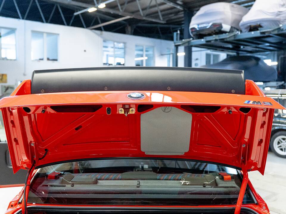 Bild 28/34 von BMW M3 Sport Evo (1990)