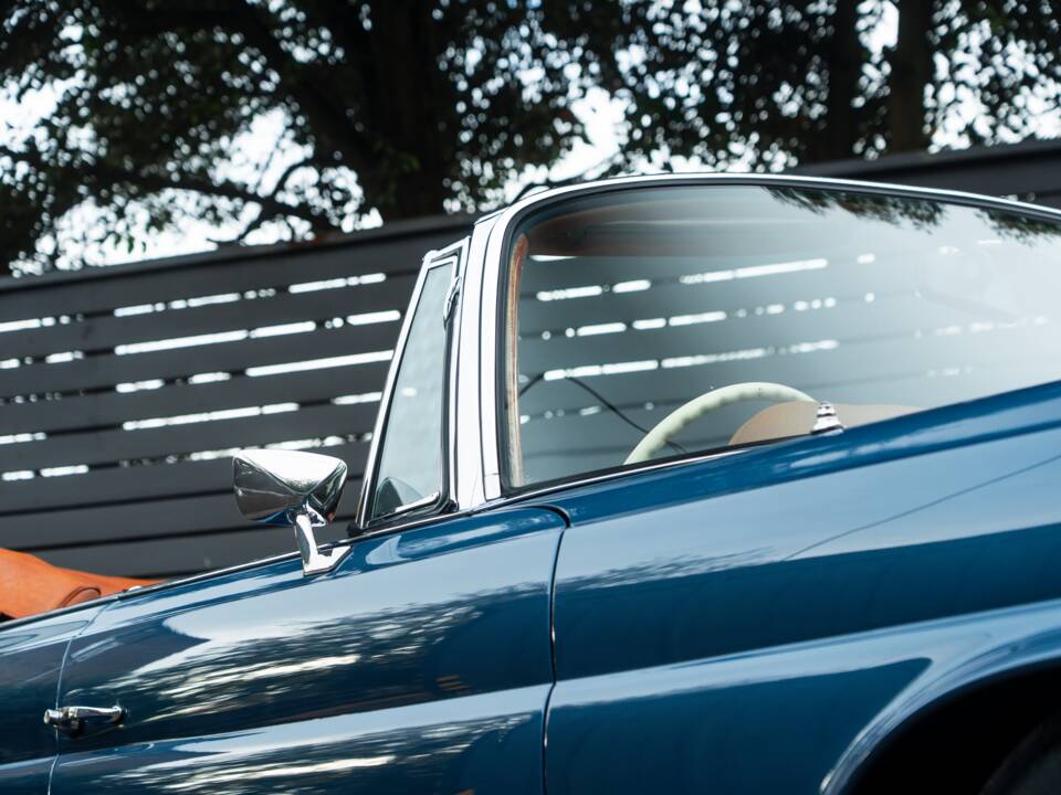 Image 47/57 de Mercedes-Benz 280 SE 3,5 (1971)