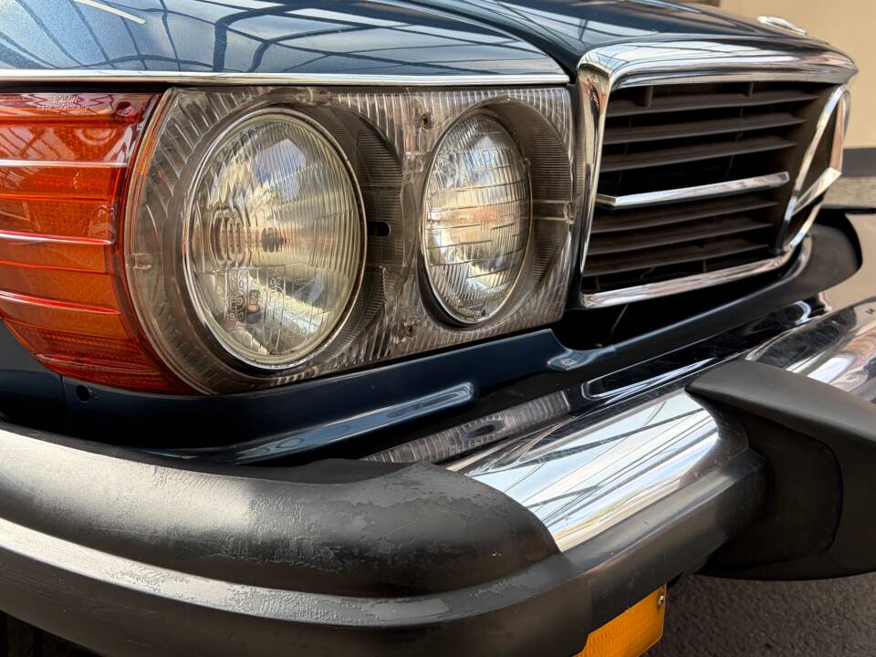 Image 24/88 of Mercedes-Benz 380 SL (1984)