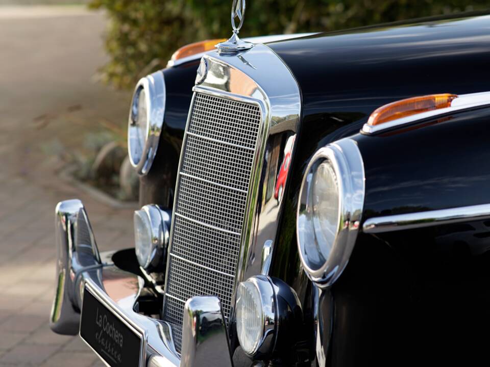 Immagine 4/35 di Mercedes-Benz 220 SE (1960)