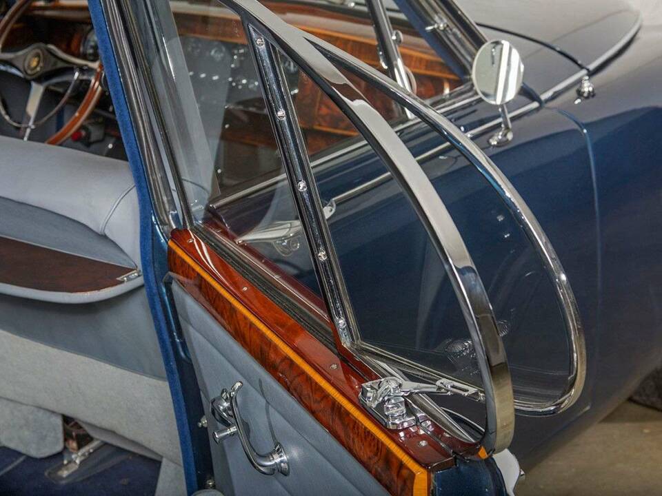 Bild 16/35 von Jaguar Mk II 3.4 (1967)