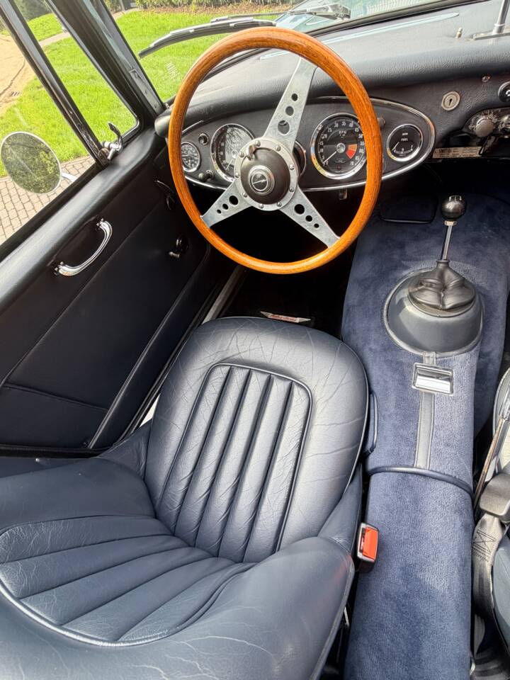 Afbeelding 17/21 van Austin-Healey 3000 Mk II (BJ7) (1963)