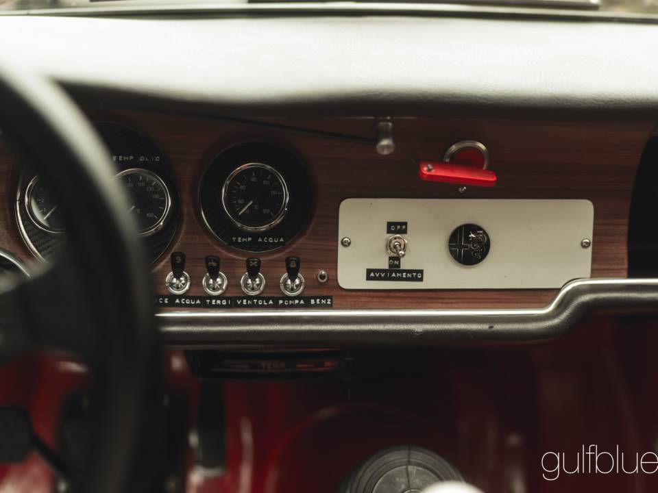 Immagine 17/49 di Alfa Romeo Giulia GTA 1300 Junior (1968)