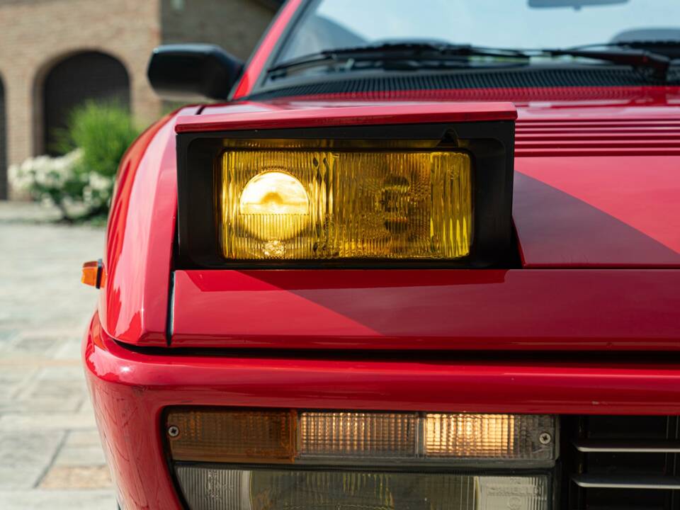 Image 17/50 of Ferrari Mondial T (1991)