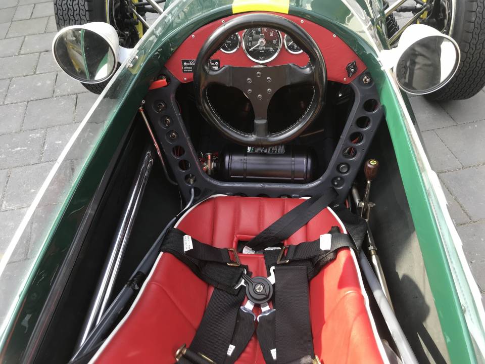 Image 11/31 of Lotus 20 Formula Junior (1961)