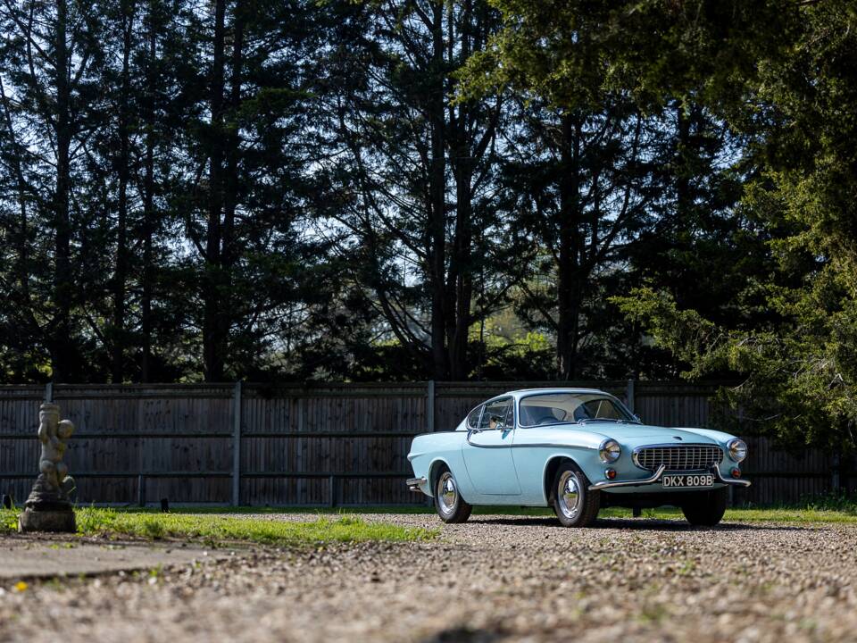 Image 18/50 of Volvo 1800 S (1964)