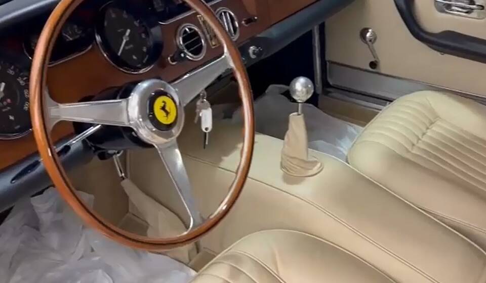 Image 50/50 of Ferrari 330 GT 2+2 (1965)