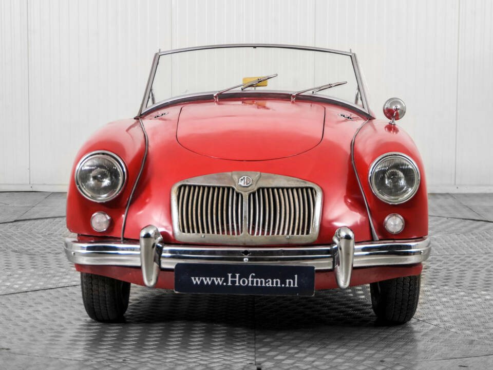 Image 15/50 of MG MGA 1500 (1957)