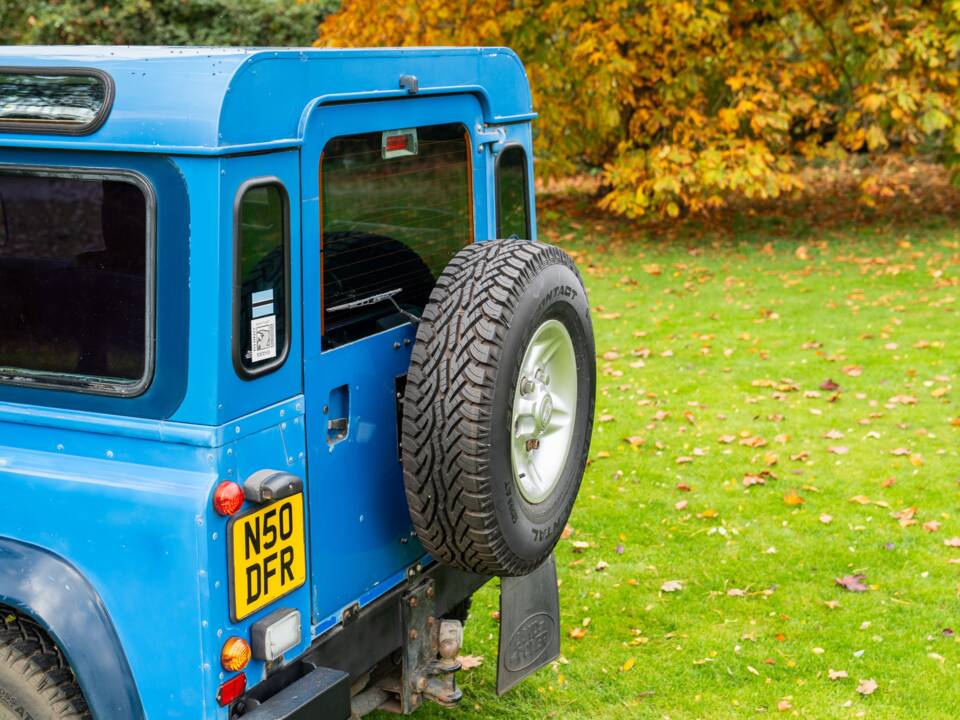 Bild 43/50 von Land Rover Defender 90 &quot;50th Anniversary&quot; (1999)