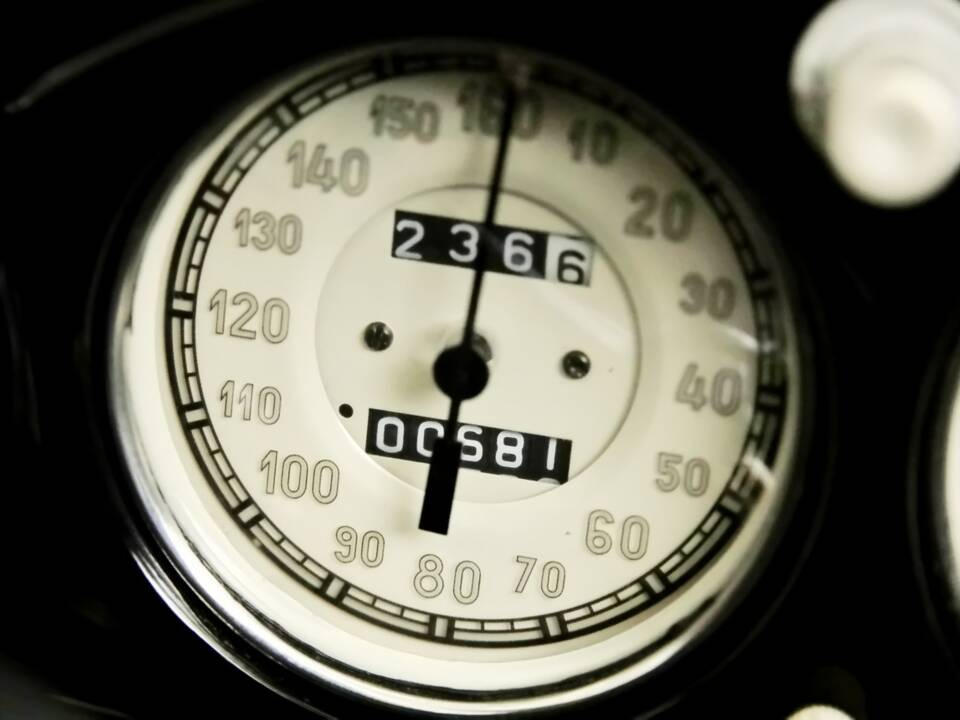 Image 17/35 of BMW 327/28 (1938)