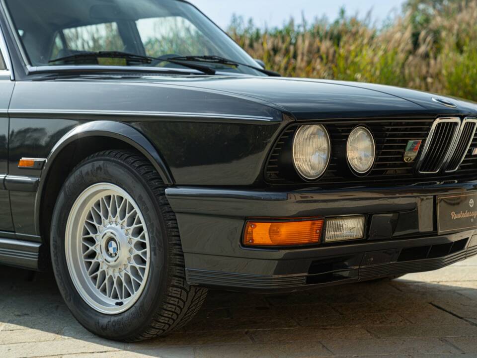 Immagine 41/50 di BMW M 535i (1985)