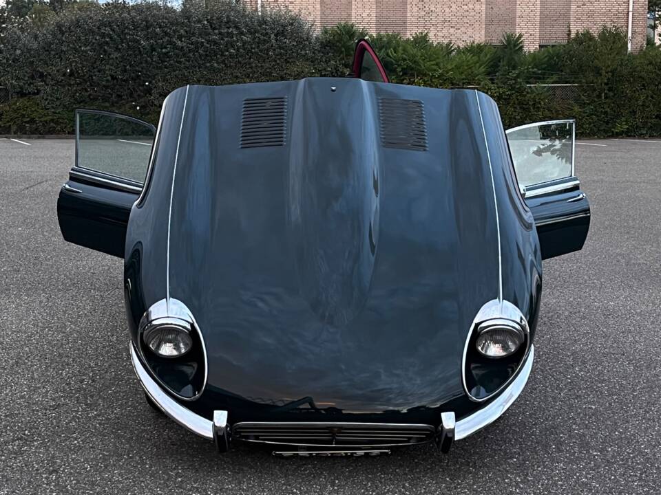 Image 19/46 de Jaguar Type E V12 (2+2) (1972)