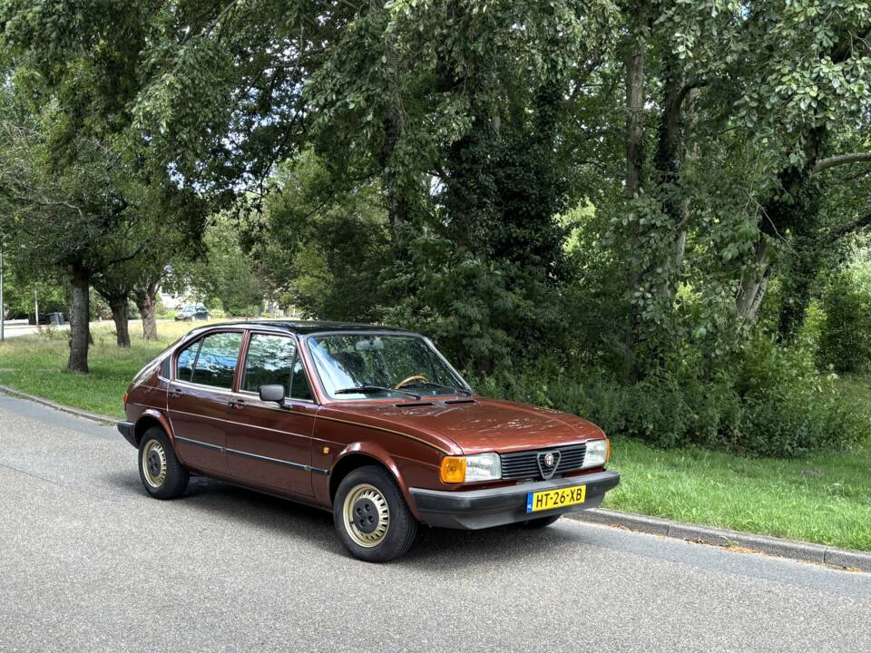 Afbeelding 8/22 van Alfa Romeo Alfasud 1.5 (1982)