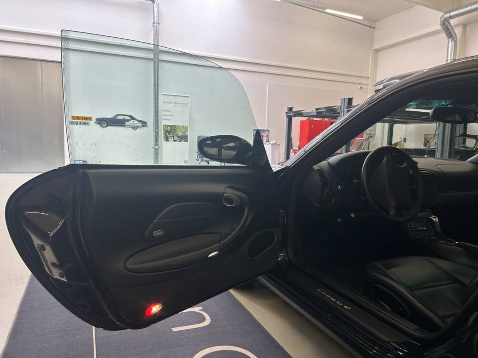 Bild 9/29 von Porsche 911 Carrera (2001)