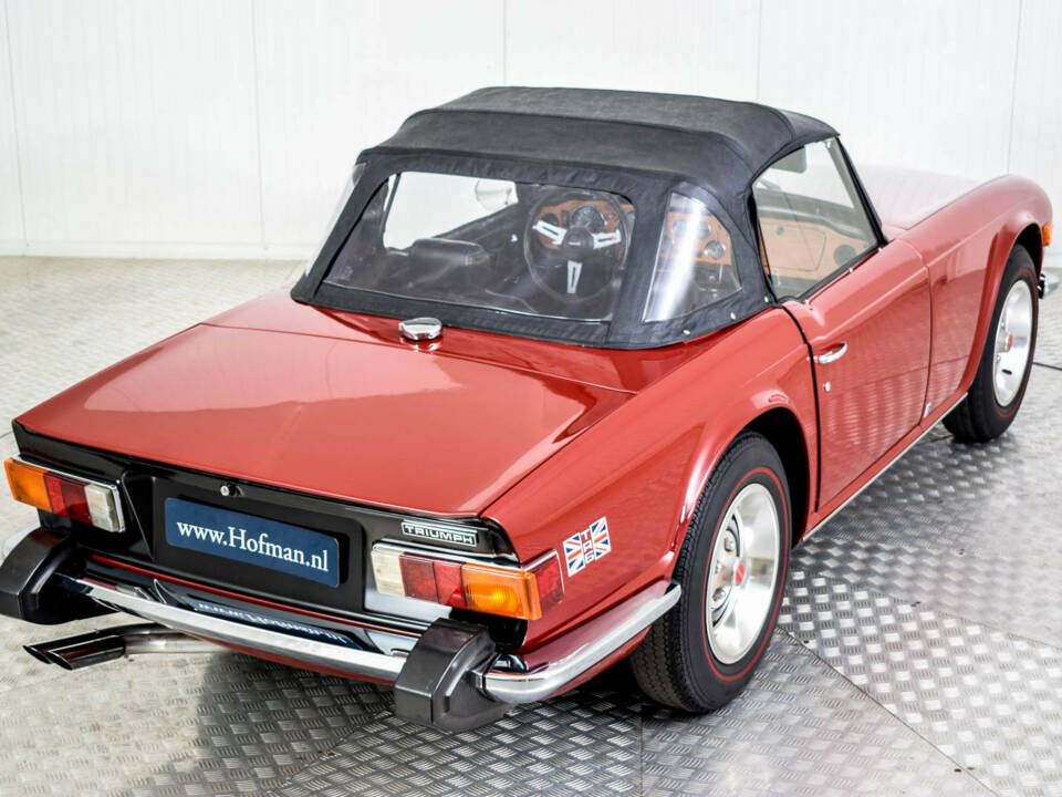 Image 35/50 de Triumph TR 6 (1974)