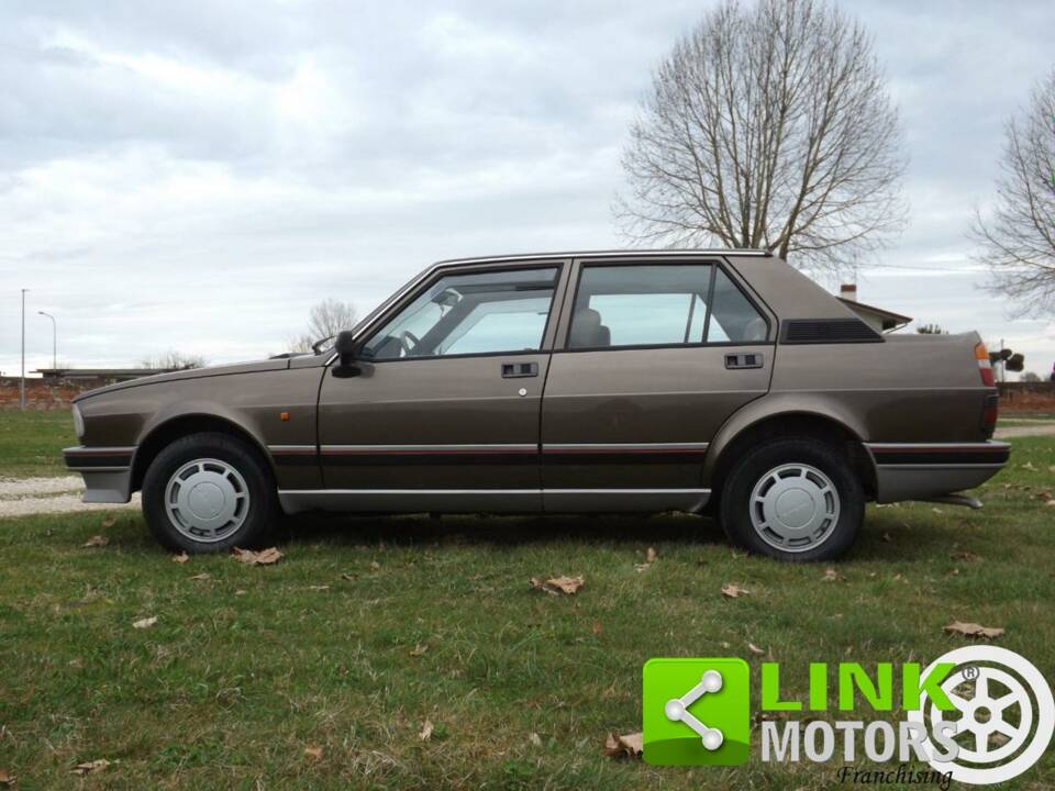 Immagine 4/10 di Alfa Romeo Giulietta 1.6 (1984)