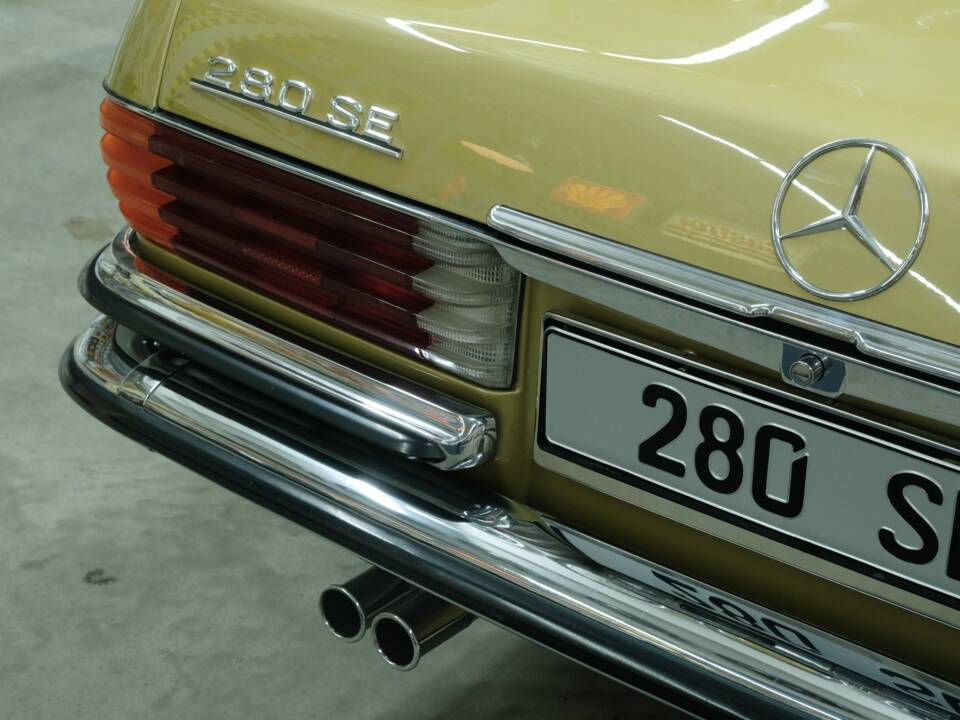 Image 48/50 de Mercedes-Benz 280 SE (1975)