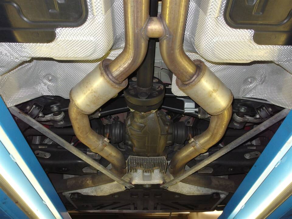 Image 86/99 of Mercedes-Benz SL 63 AMG (2012)