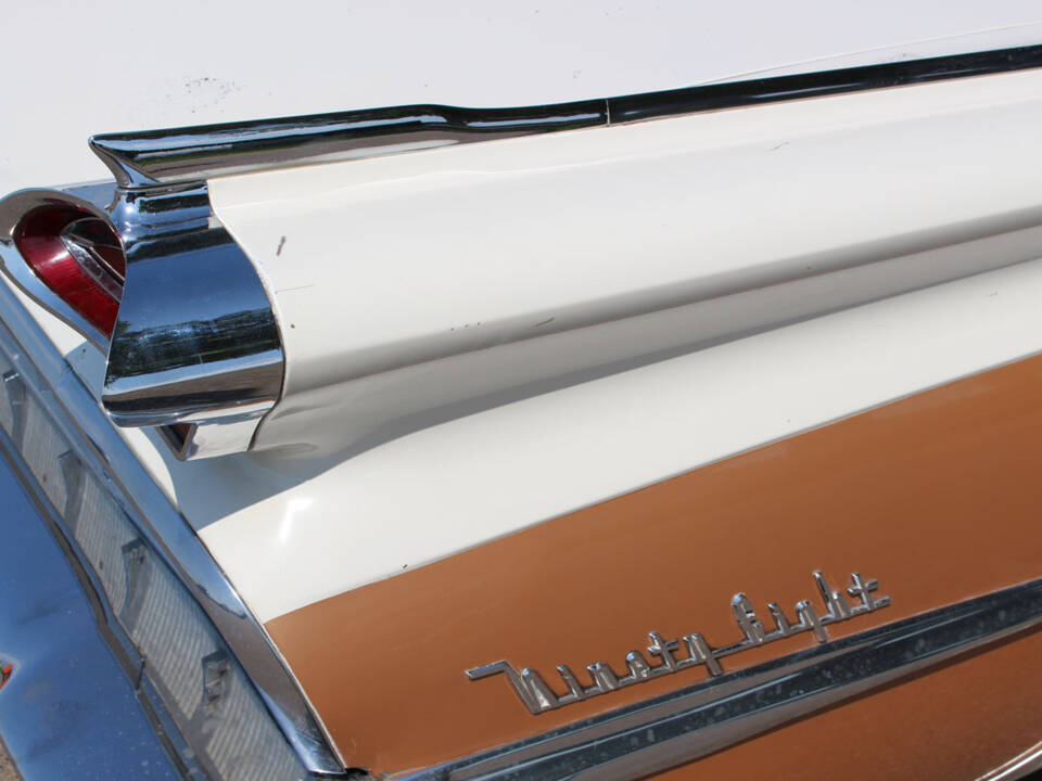 Image 8/30 of Oldsmobile 98 Holiday SceniCoupe (1959)