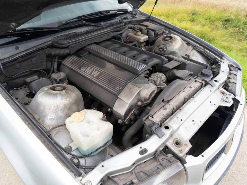 Image 8/40 de BMW 320i (1994)